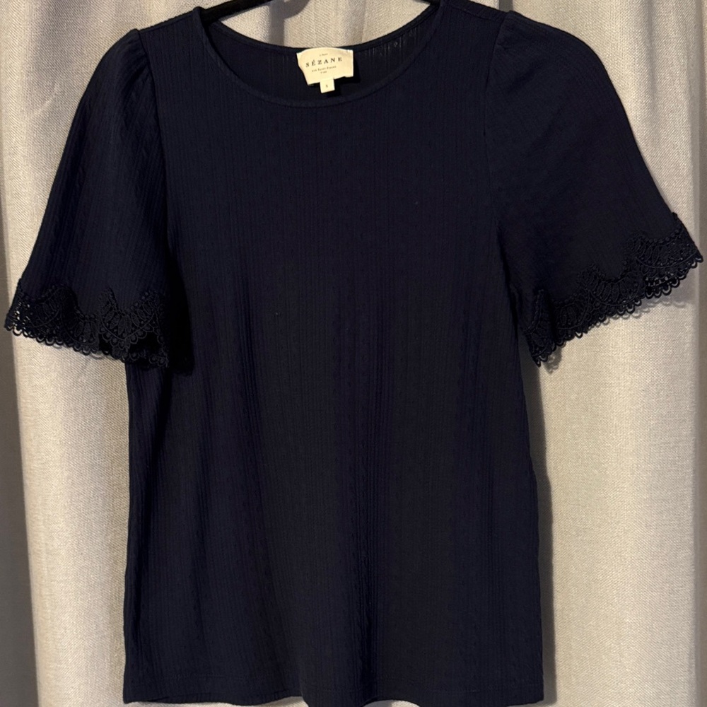 Clea t-shirt in good condition